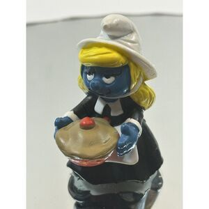 SMURF Rare‎ Vintage Figure Collectable Peyo Smurfette Thanksgiving Pie 1982